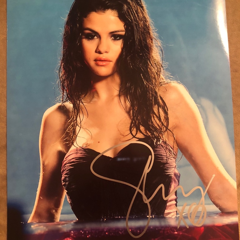 Selena Gomez Authentic Hand Signed Autograph & COA
